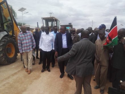 President @UKenyatta, DP @WilliamsRuto in Elwak, Mandera, at start of three-day tour of North Eastern region. Source / Manoah Esipisu, State House 